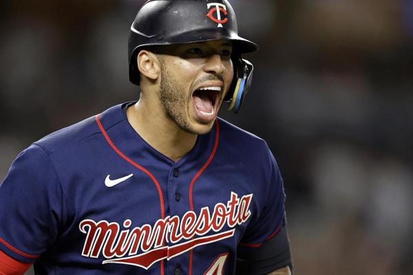 Correa answers boos with go-ahead HR, Twins top Yanks 4-3