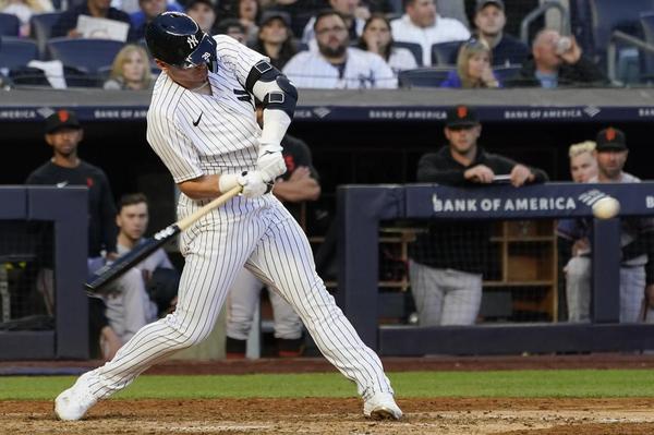 Yanks' Donaldson stays on injured list with hamstring strain