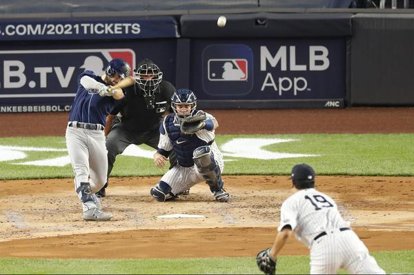 Lowe leads Rays past Yankees 6-3 in series opener
