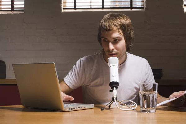 How to Manage Chromebook Search Engines and Use Google Voice Search
